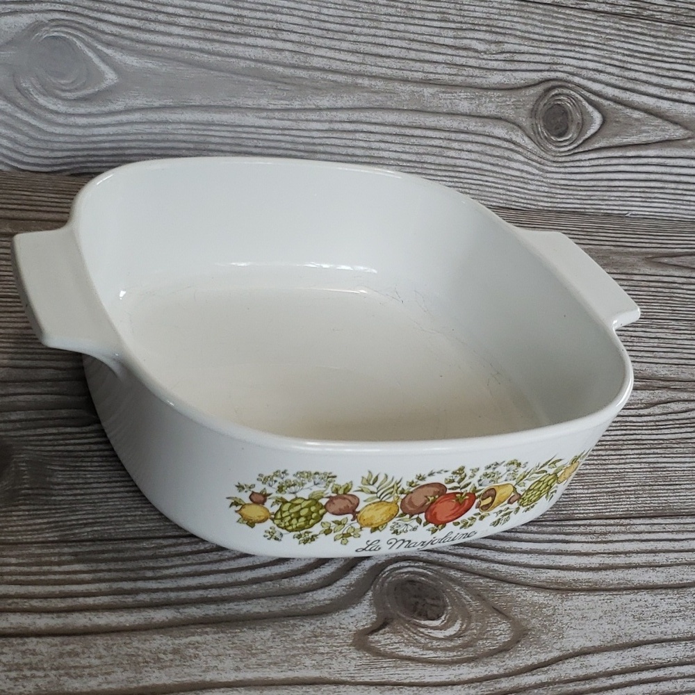 Corning ware vintage 2 qt. La Marjolaine casserole
